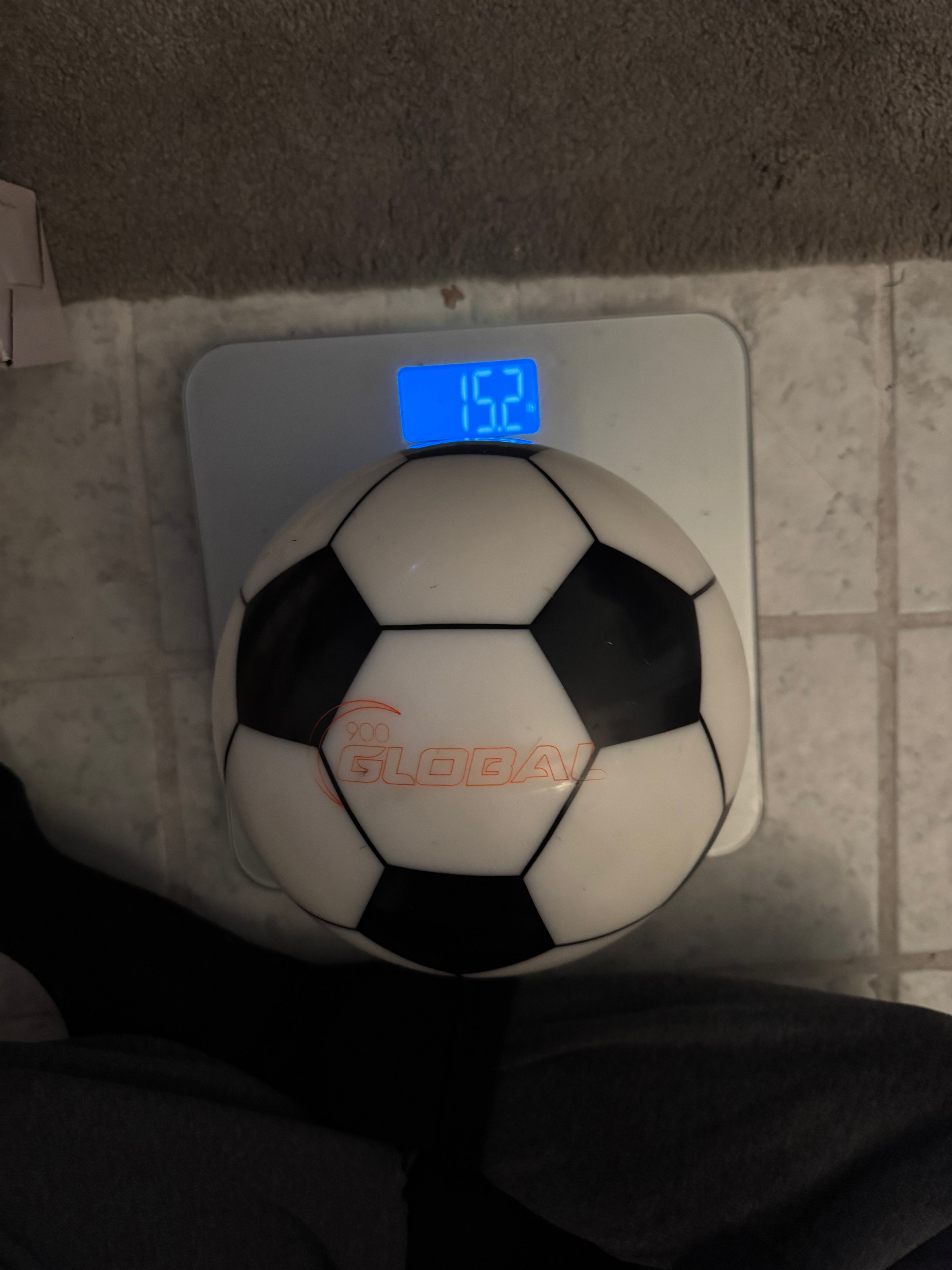 USED 900 Global Soccer Ball (15LB)