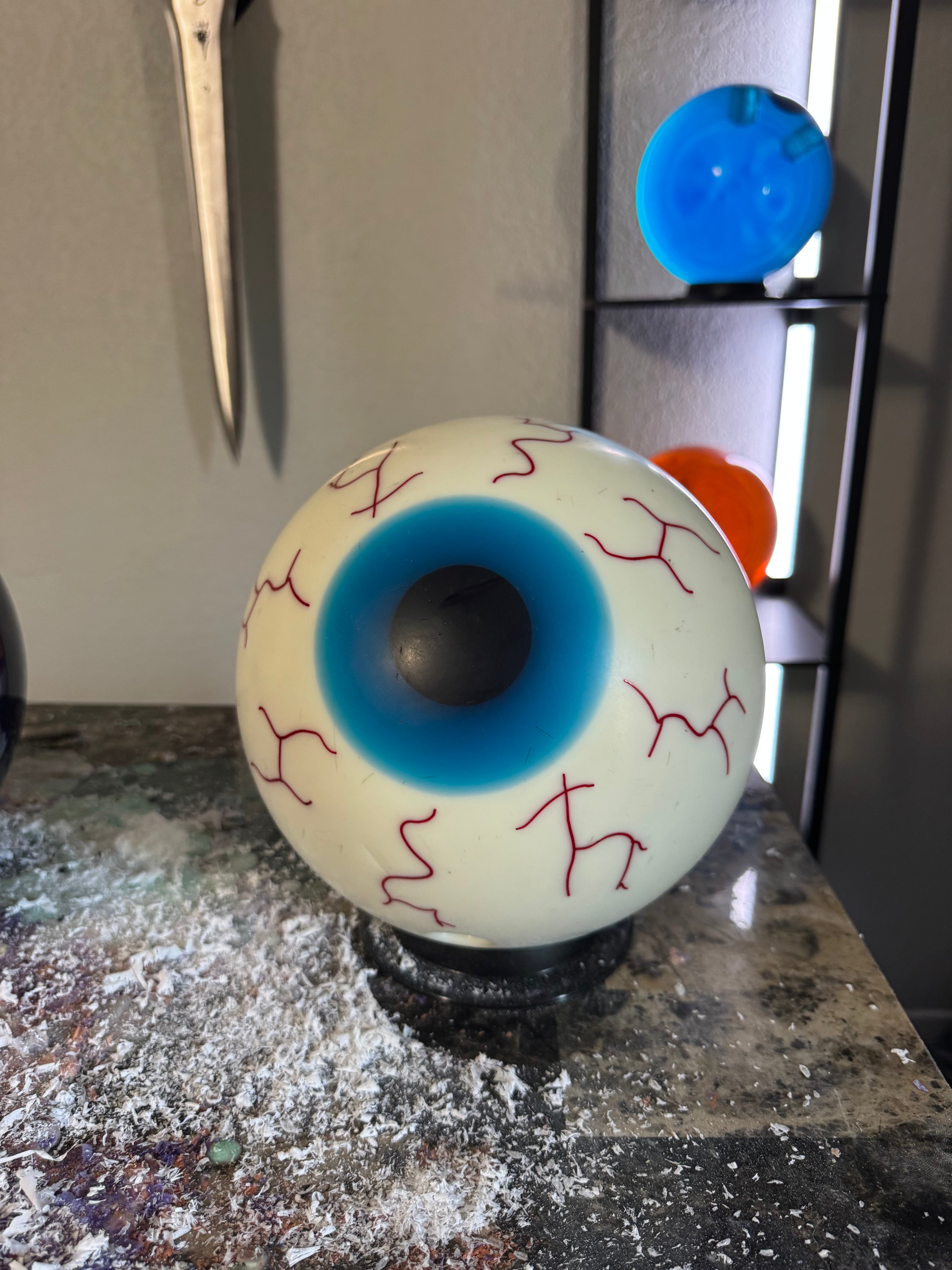 Ebonite Eyeball (16LB)
